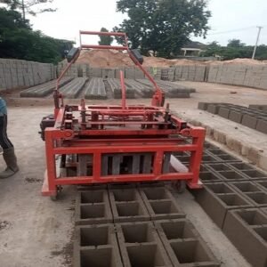 Block molding machine